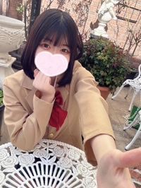 いるよん🤍🤍🤍