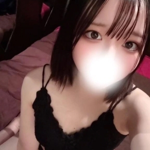 【チラリ】隙間から見える？❤️