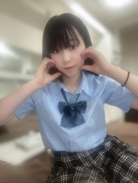 制服姿はこんな感じ♡