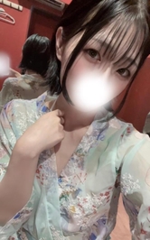 和柄には暗い髪？