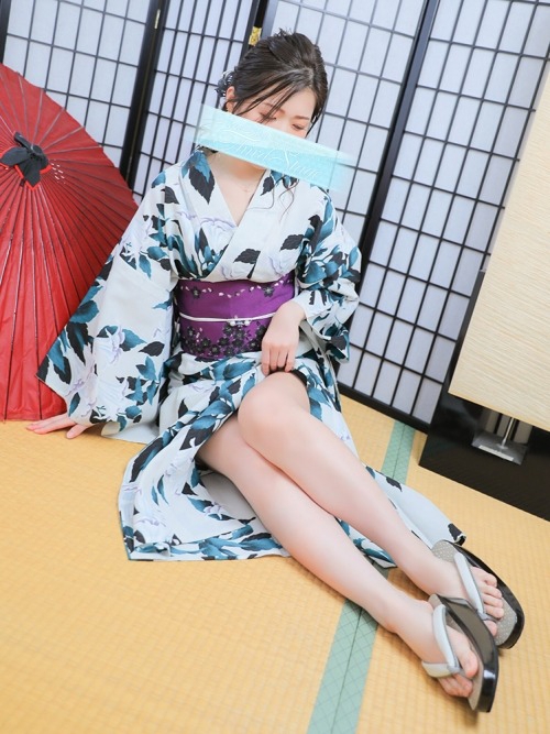 水原 百合子4枚目