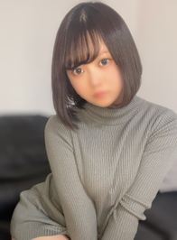 大人になりかけた男特有のはにかんだ笑い