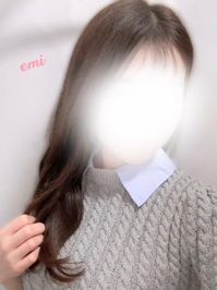 えみの前では‥