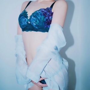 おはよお〜。ねむ。。。