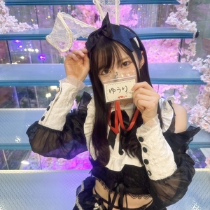 ホールガールしてます🐰