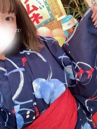 水色に花びらの浴衣じゃないけど