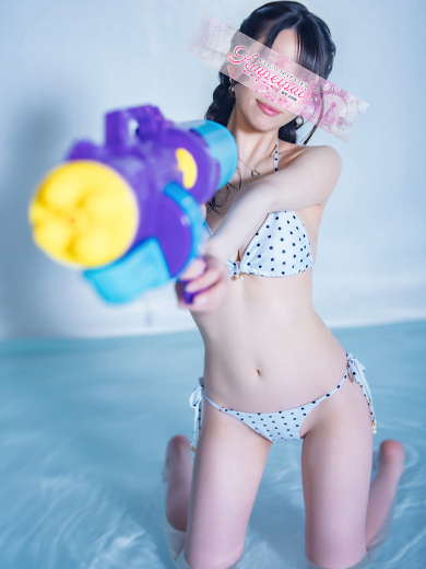 みこ3枚目