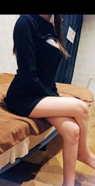 足でぐりぐりと…