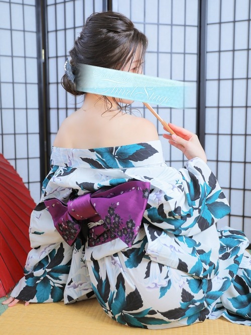 水原 百合子3枚目