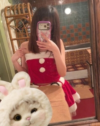 ‎(∩ ᵔ⩊ᵔ )⊃⭐︎➰💕