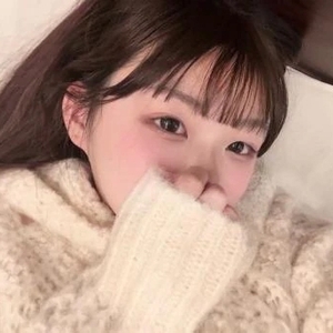 ニット🧶︎︎💭