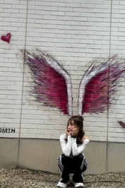 赤レンガにある羽根໒꒱映えスポットの数🎈