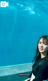 【🎥778】足を伸ばして…