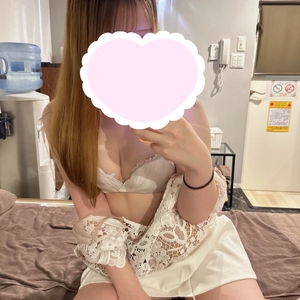 White🤍
