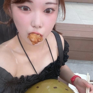 今日のお昼何食べようかな❓