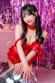 ﾒﾛﾒﾛ〜( ∩ ˙-˙ )⊃・・・ー♡→