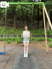 ムチムチ太ももの隙間から