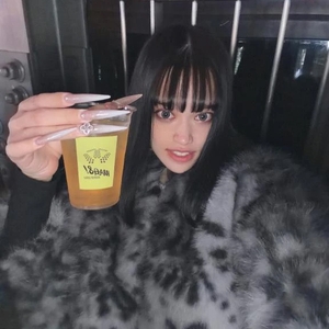 旅行帰りですよ。