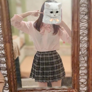 ‎(∩ ᵔ⩊ᵔ )⊃⭐︎➰💕