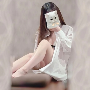 ‎(∩ ᵔ⩊ᵔ )⊃⭐︎➰💕