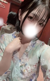 和柄には暗い髪？
