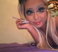 サラサラヘアーで登場