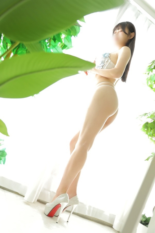ティナ4枚目