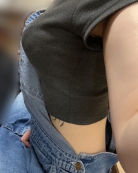 私服でも着てる。