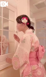 【すみれ♡動画】blog.137 リップを塗っていたら、、、💋