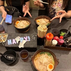 ぴゃ〜✋