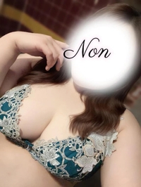 意外と人気な緑の下着♥️お兄様はどの色のやつが好き？教えて？
