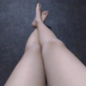 ぴんぽん！足好きな人いる？///