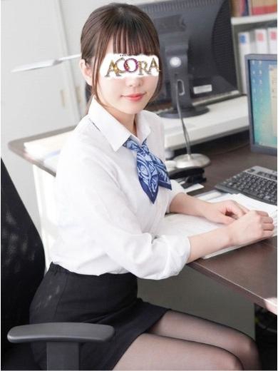あやOL3枚目