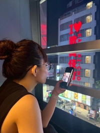 自分の写真を見てるところを、撮るんぢゃないよ🤫✊