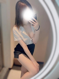 褒めるだけで脱いでくれる秘書がいるらしい⁉️