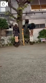 ２人で鉄棒をする動画🎥生声入。