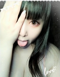 半顔メイクによって現実を突きつけられる