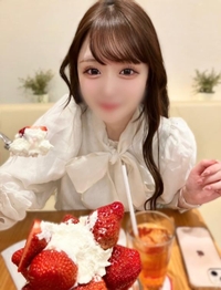 いちごパフェ🍓🤍