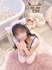 The White『隠れ美女部門』🧏🏻‍♀️✨️