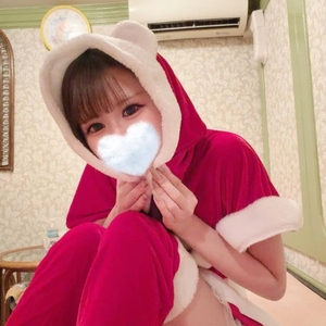 ‎(∩ ᵔ⩊ᵔ )⊃⭐︎➰💕