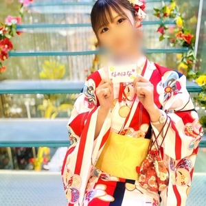 初ホールガール