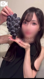 🎥【食べるエリサ】黒くて硬い…