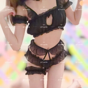‎(∩ ᵔ⩊ᵔ )⊃⭐︎➰💕